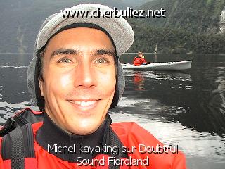 légende: Michel kayaking sur Doubtful Sound Fiordland
qualityCode=raw
sizeCode=half

Données de l'image originale:
Taille originale: 151184 bytes
Temps d'exposition: 1/60 s
Diaph: f/240/100
Heure de prise de vue: 2003:03:22 14:59:08
Flash: oui
Focale: 42/10 mm
